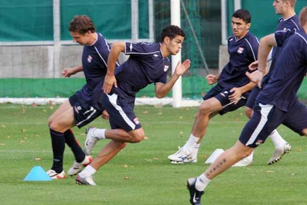 五人制足球轮转战术详解,五人制足球战术与基本技巧