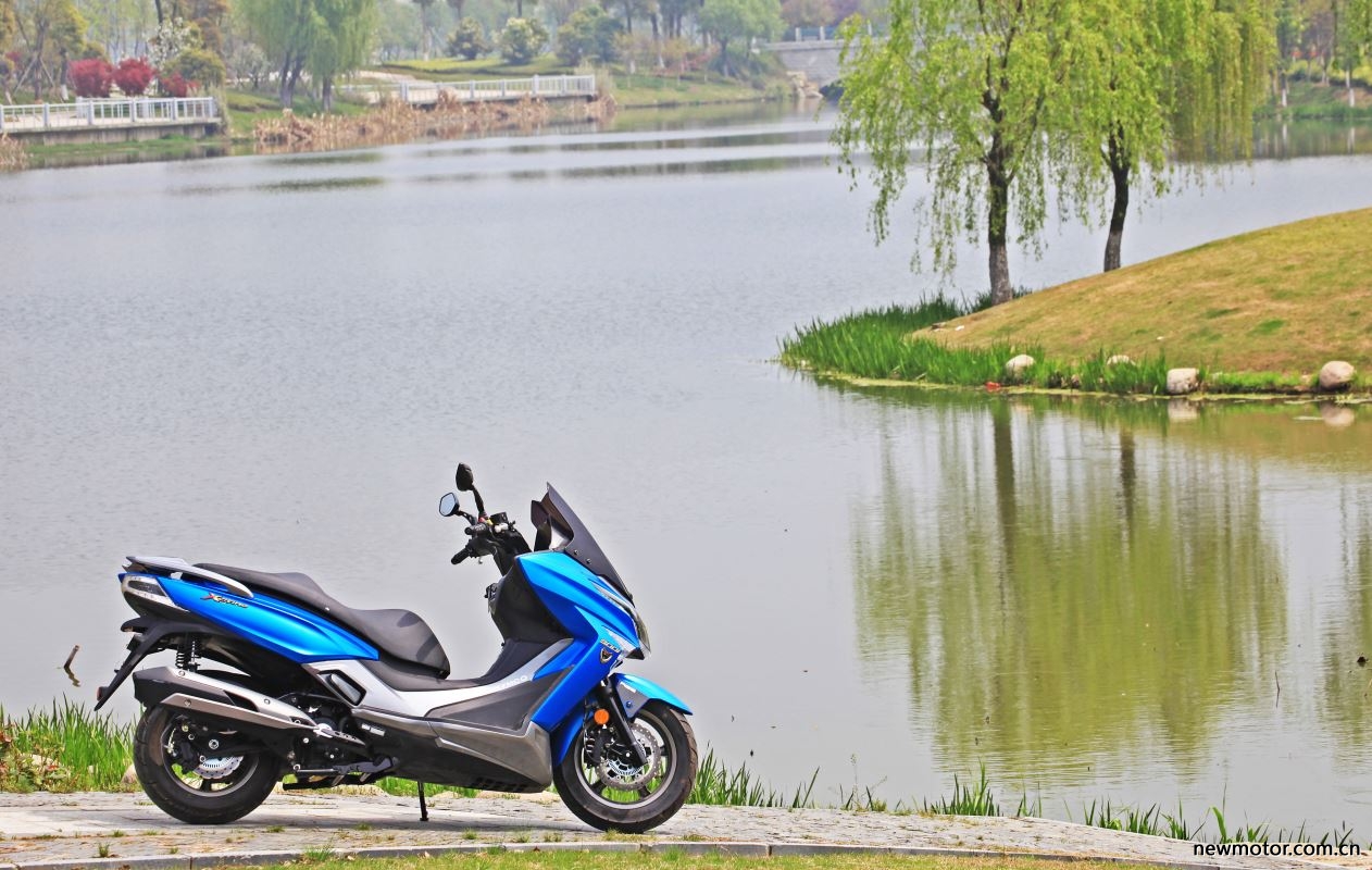 光阳赛艇300测评,牛摩测评赛科龙