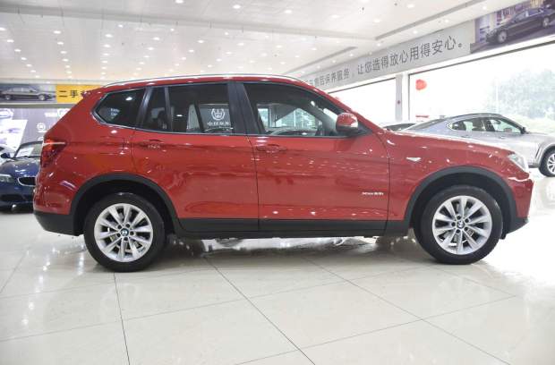 2013年宝马x3红色二手车报价,二手宝马x32015款