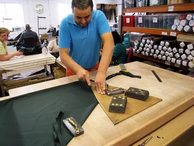 比宋仲基还撩妹的---FoxUmbrellas