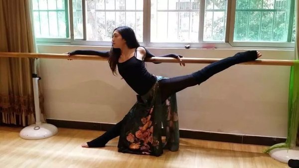 一个无法停下脚步的舞者——伊诺