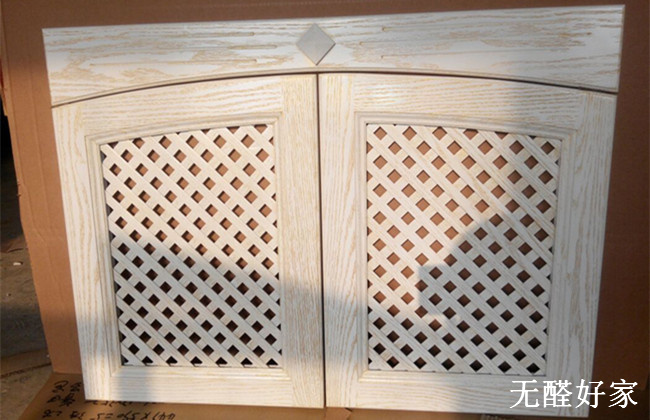 橱柜实木门板是几面做的,实木橱柜门板