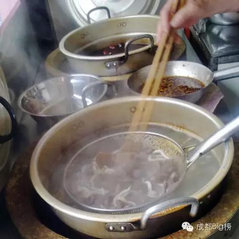 为全国人民科普火锅串串麻辣烫是每一个成都人的毕生课题