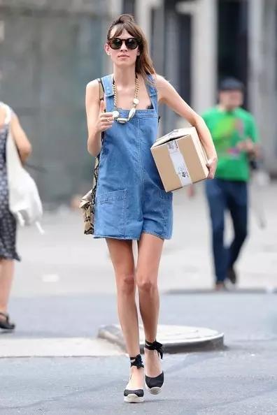 三月没减肥也别慌，背带裤重出江湖啦