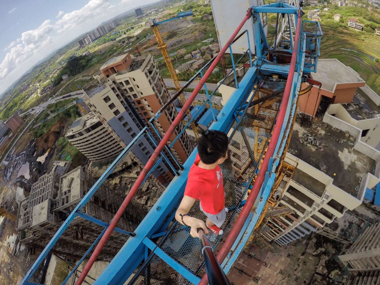 你装逼段位还停留在晒美食美颜锥子脸？看这邵阳满哥是咋玩的！