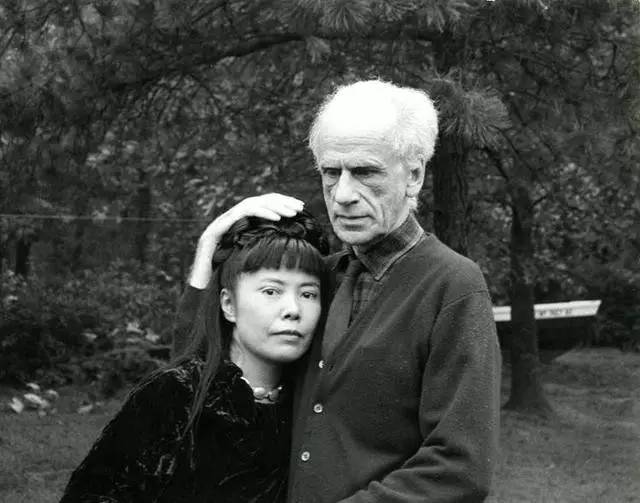 她是草间弥生，幻想症患者，也是世界著名前卫艺术家