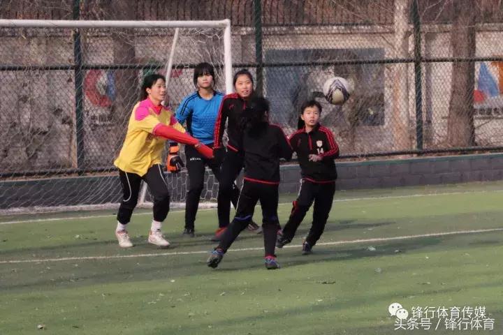 橙色蜗牛走进精英博爱小学传递河北足球爱心正能量