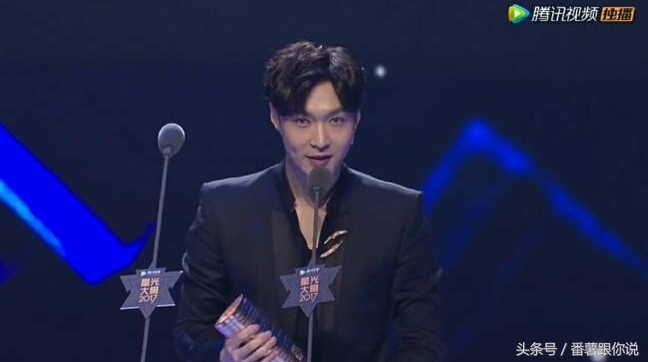 张艺兴舞台震惊全场,张艺兴舞台神级反应