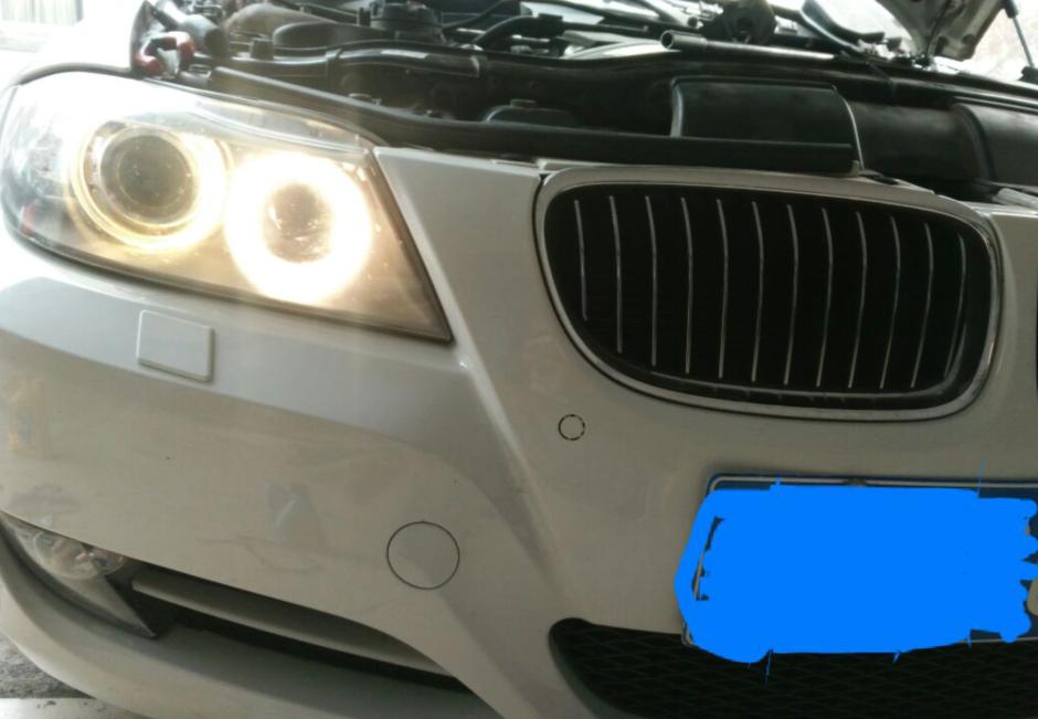 2011年的宝马320烧机油漏机油吗,11年宝马320官方建议加多少机油