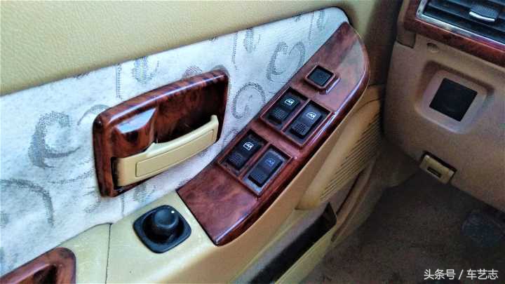 领克03后排能不能全平放倒睡觉 (国产suv可以放平睡觉的车)