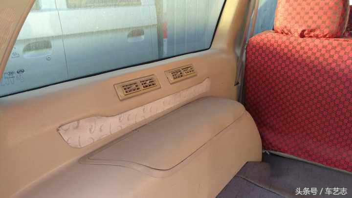 领克03后排能不能全平放倒睡觉 (国产suv可以放平睡觉的车)