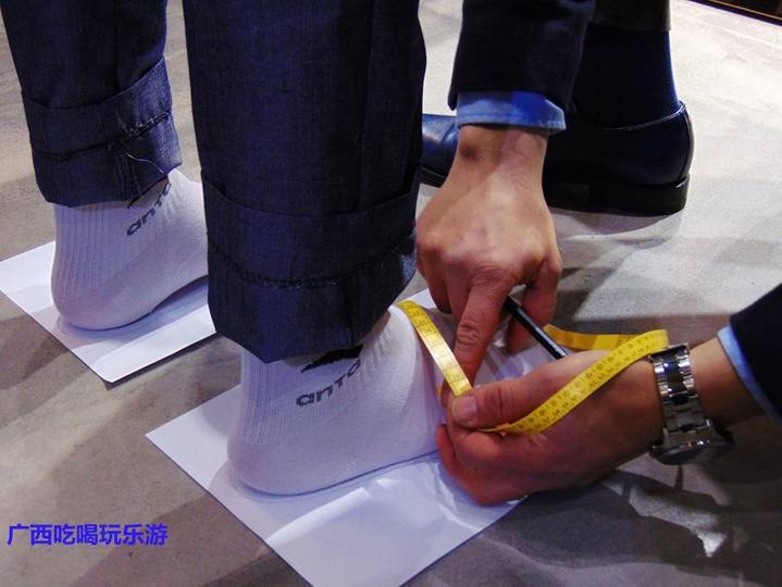 鍝堥噷鐜嬪瓙鑻变鸡瑗胯,鍝堥噷鐜嬪瓙瑗胯