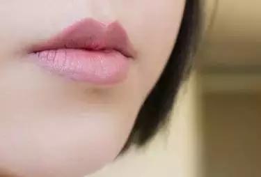 涂对口红,眼妆画成熊猫,也是伪素颜！