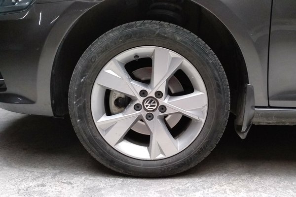 2013款大众宝来1.6自动天窗舒适版,2013新款宝来1.6自吸正时是链条吗