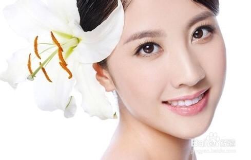 牙齿楔状缺损补牙过程,牙齿和牙龈连接处缺损