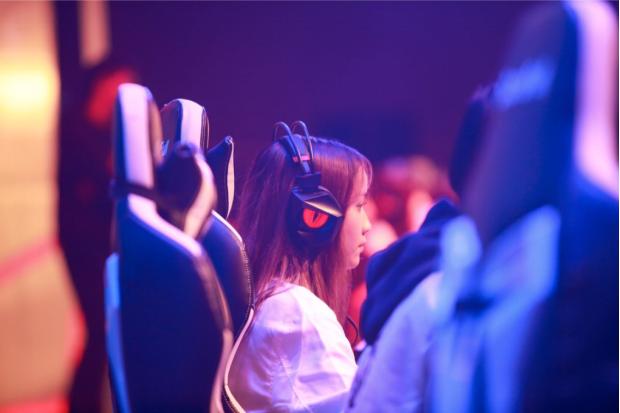 jdg让二追三击败tesuzi,rng让二追三战胜jdg刀妹