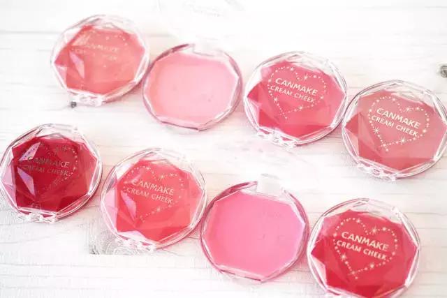 吃土女孩必买的护肤品,吃土女孩必备大牌