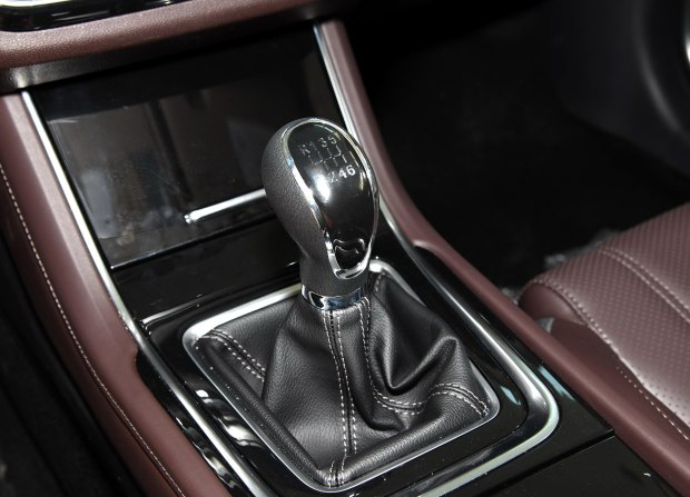 新捷豹xfl将上市,新捷豹xel上市银色