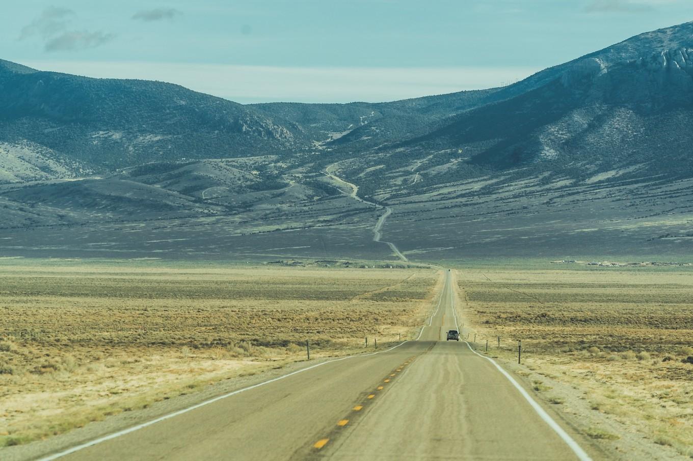鍐呭崕杈惧窞鑻辨枃姝屾洸,鍐呭崕杈惧窞鐨勬瓕