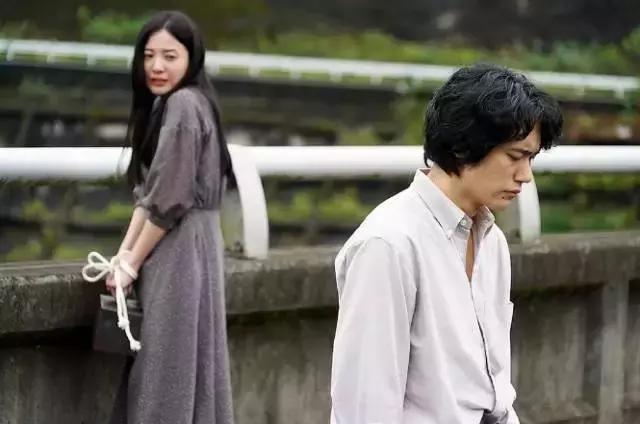 上周我们真的在电影院里住了两天