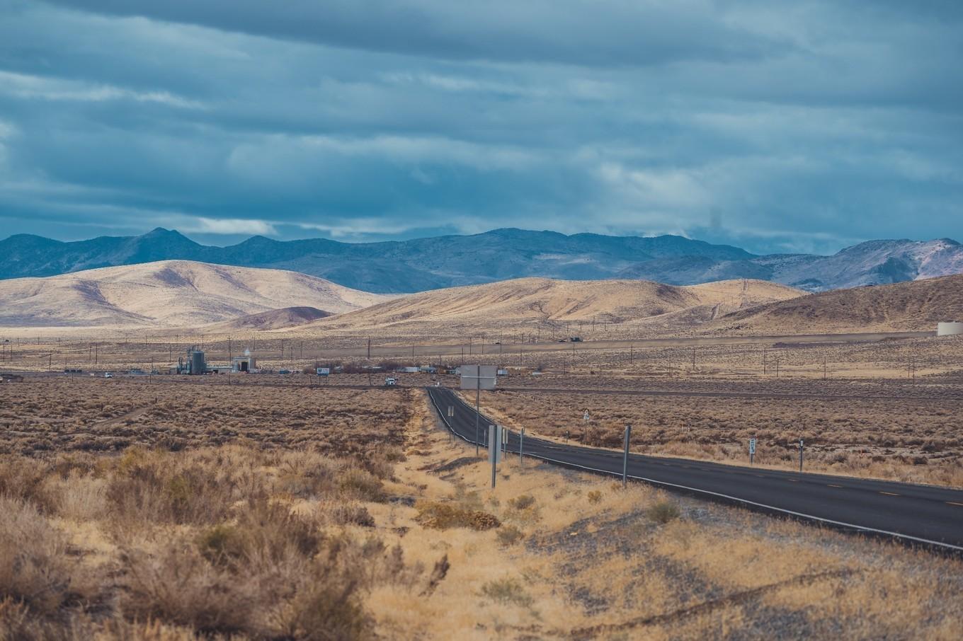 鍐呭崕杈惧窞鑻辨枃姝屾洸,鍐呭崕杈惧窞鐨勬瓕