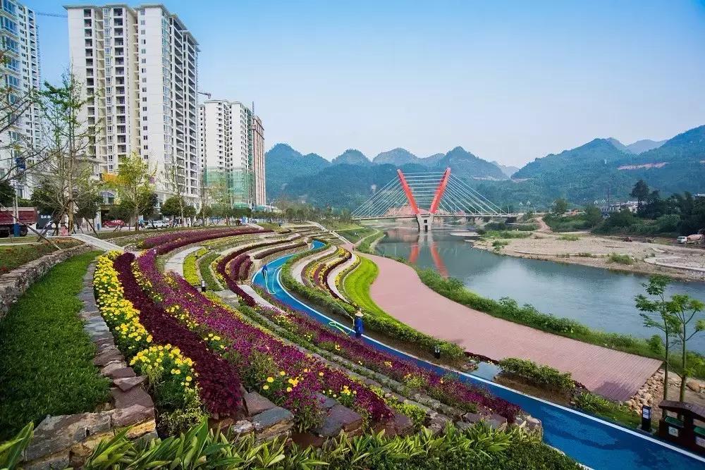 获得中国优秀旅游城市名单,首批中国候鸟小镇江西省