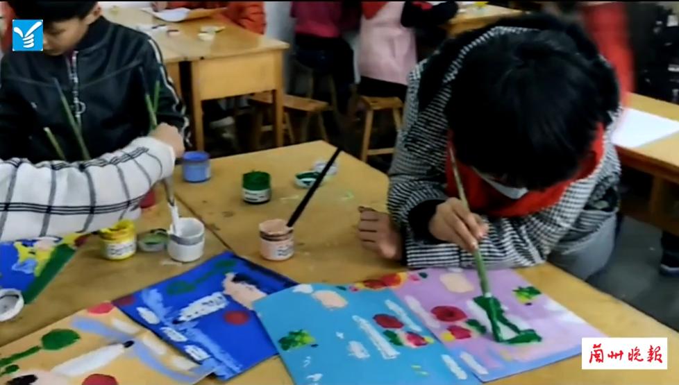硷沟沿小学开设免费艺术课孩子们：星期四下午我们最快乐