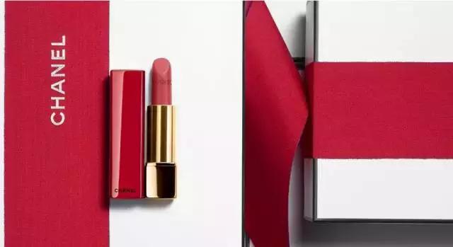 去年的衣服配不上今年的你,去年的首饰配不上今年的你了