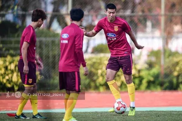 95后征战东亚杯！请踏实踢球，别再让中国足球没戏了