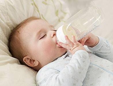 宝宝奶粉结块还能喝吗,如果奶粉结块宝宝喝了会怎么样