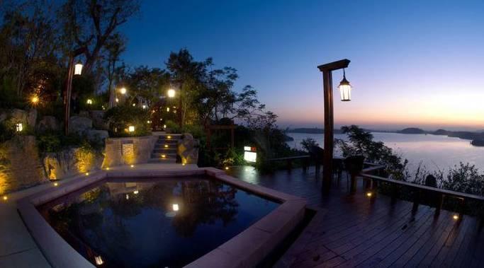 离城市不远靠自然很近,离城市不远却离自然很近完整版