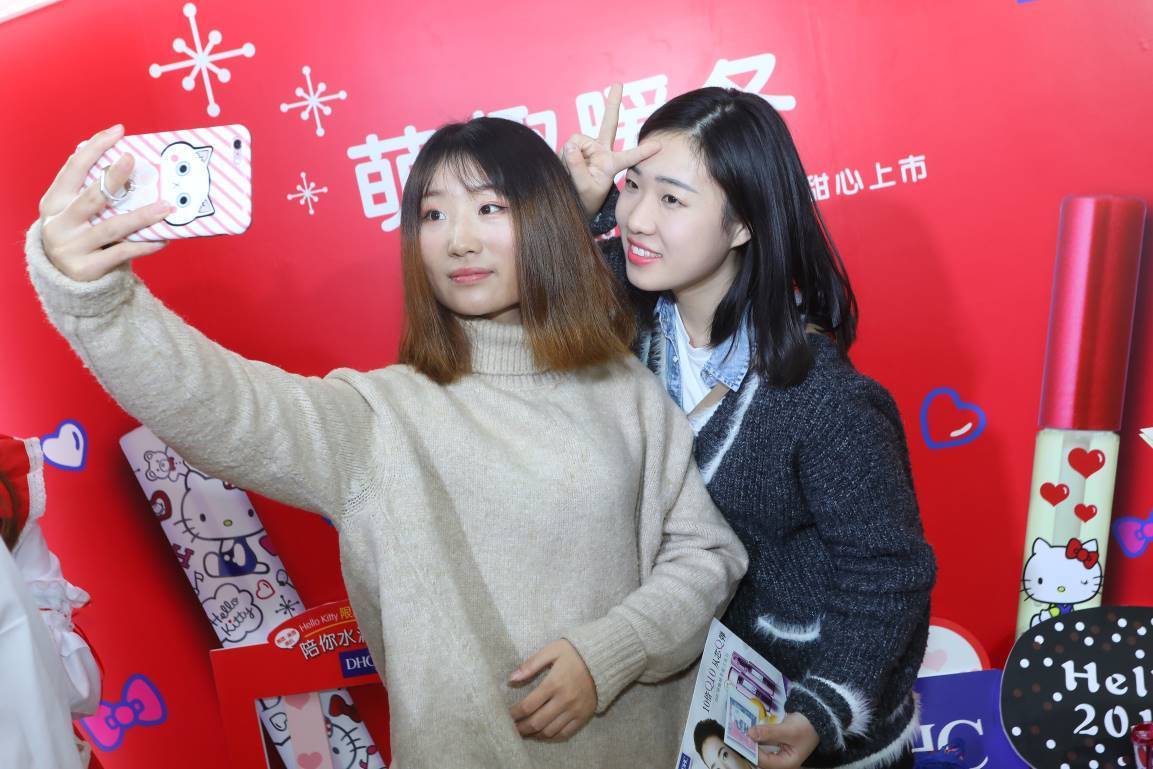 DHCHelloKitty少女心限定款带你体验冬日润养