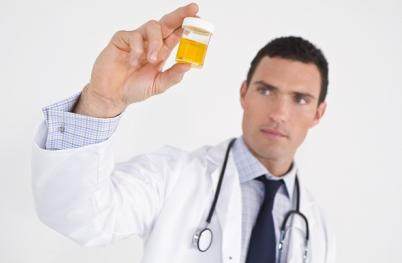 尿酸高痛风影响肾脏怎么治疗,尿酸高导致痛风会影响肾吗