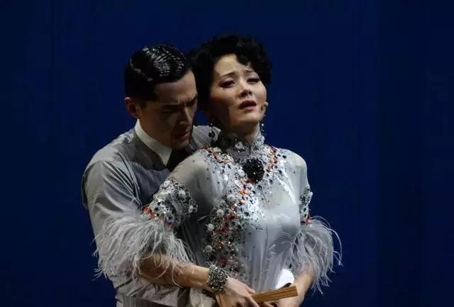 胡歌深夜发圈,胡歌深夜发文感慨万千