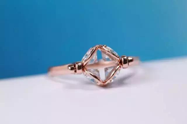 刘亦菲章子怡angelababy,章子怡和刘亦菲的骨相谁比较好