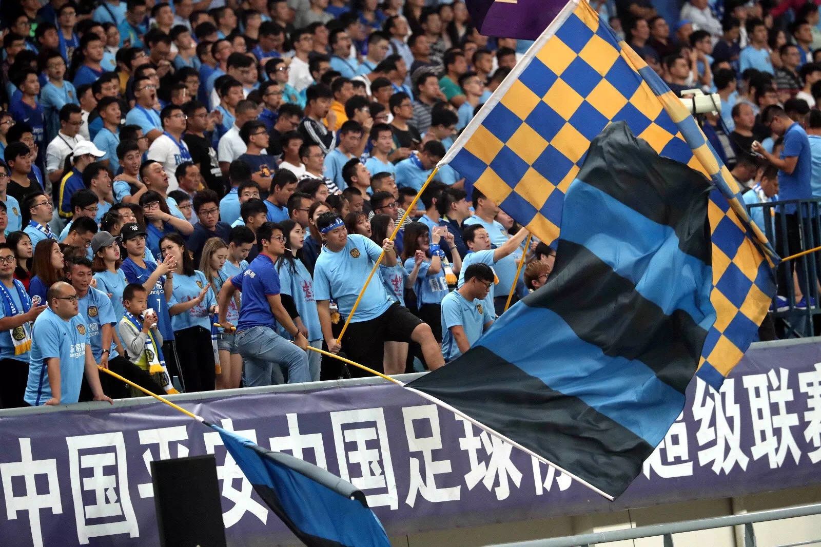 江苏苏宁足球队中超冠军,江苏苏宁易购足球俱乐部夺冠