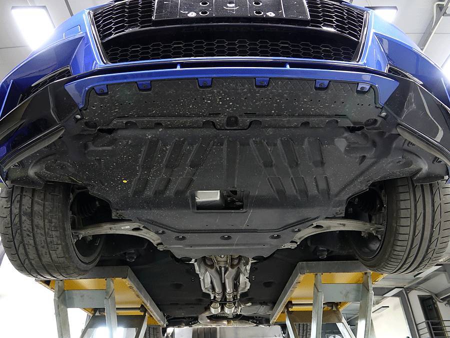 奥迪小跑车ttrs,奥迪tt迷你小轿跑