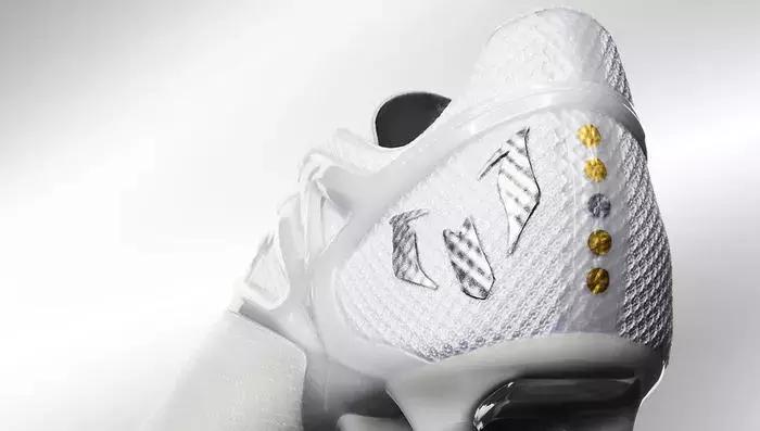 c罗第五座金球奖哪年,c罗第三次金球专属战靴