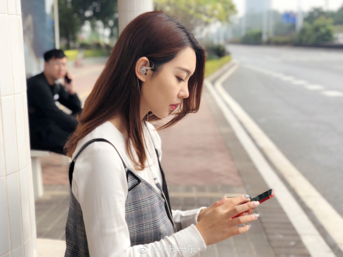 不努力连电动牙刷都买不起,不努力连眉笔都买不起