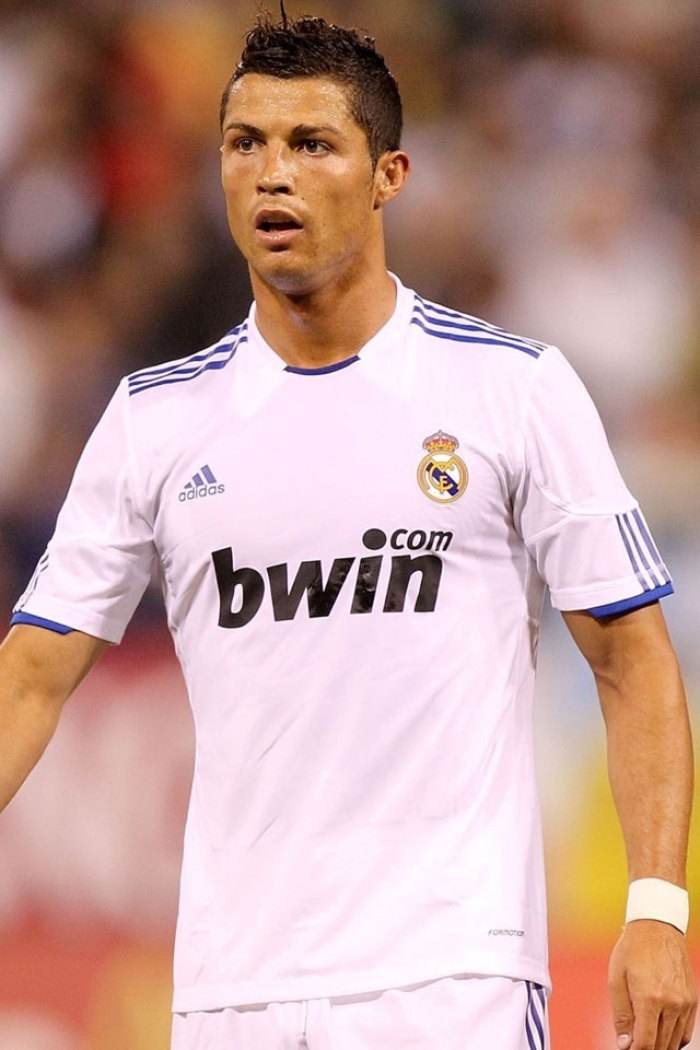 关于足球的炫酷手机壁纸,少年感的足球壁纸