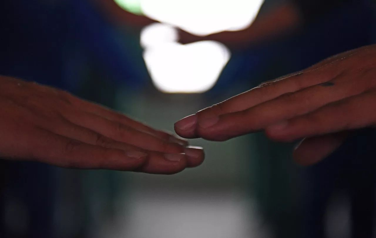 采访戒毒人员,记者采访艾滋病人