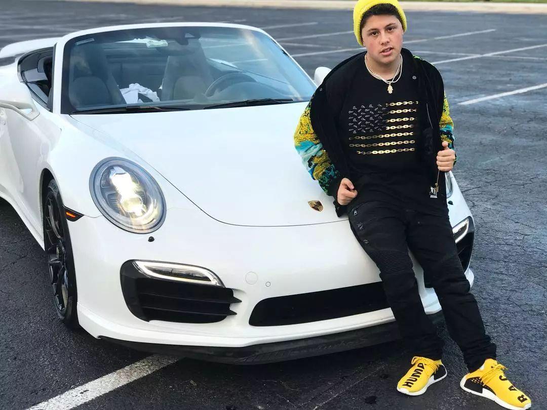 00后倒卖鞋挣钱,00后倒卖球鞋