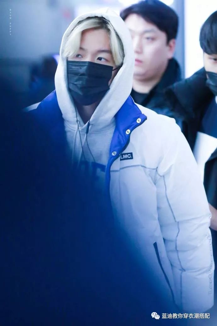 插播男明星｜边伯贤罗志祥金在中机场*服私**，活动*服私**搭配