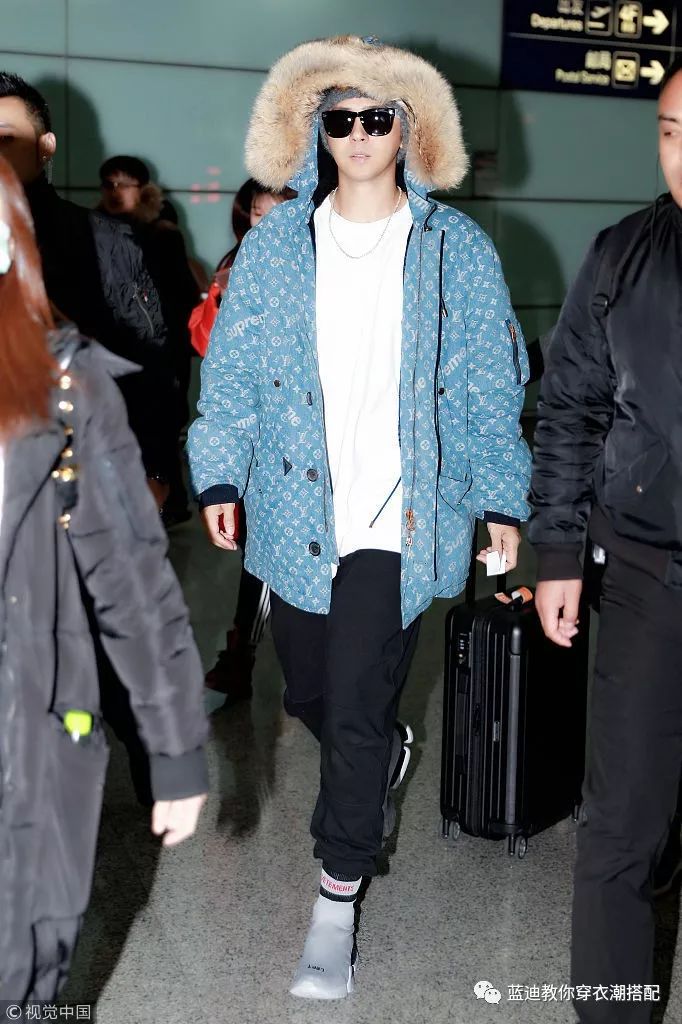 插播男明星｜边伯贤罗志祥金在中机场*服私**，活动*服私**搭配