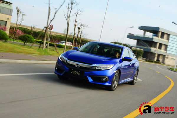 本田十代思域下雨天试驾,东风本田第十代思域试驾