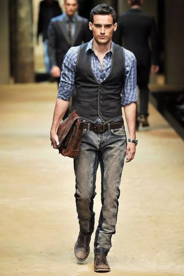 为什么有些男人喜欢在皮带上挂串钥匙？|小南都知道