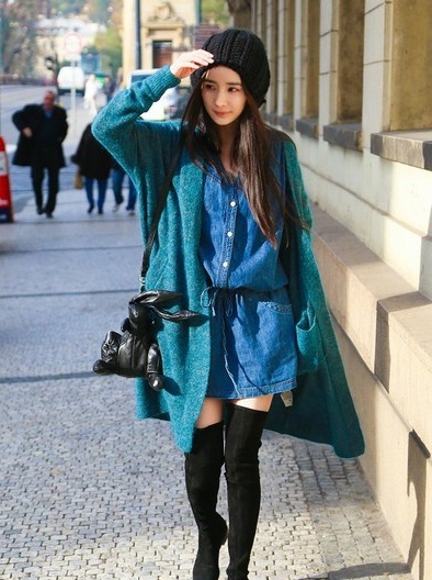 一件衬衫就让你美翻了整个春天,一件衬衫和一条裙子