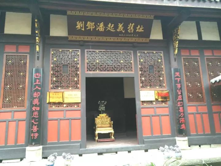 佛教是消极的?看看这些法师的做法是如何让我们感动的