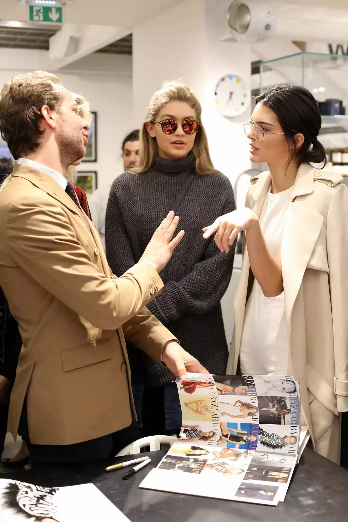 这家店在关门大吉之前YSL还专门为它推出性玩具！连GD也经常去逛~