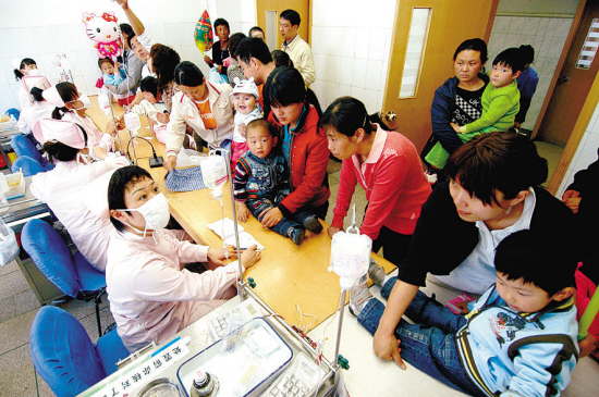 护士静脉穿刺5次失败，家属要求一针索赔1000元！我也想一针见血